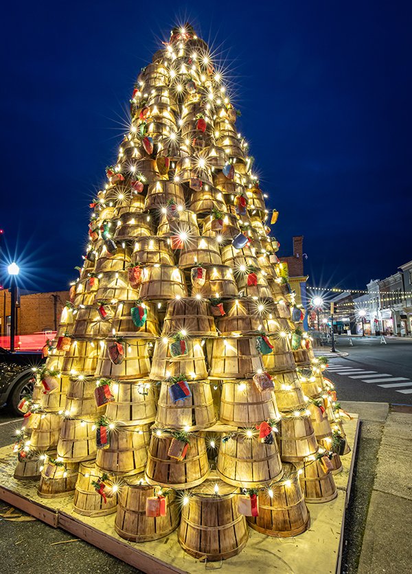 Crab Basket Christmas Tree_Cambridge, MD - Photo by Jill Jasuta