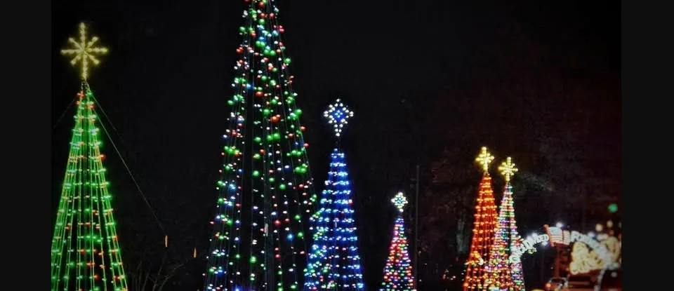 East New Market Christmas Tree Lighting with Santa & Mrs. Claus