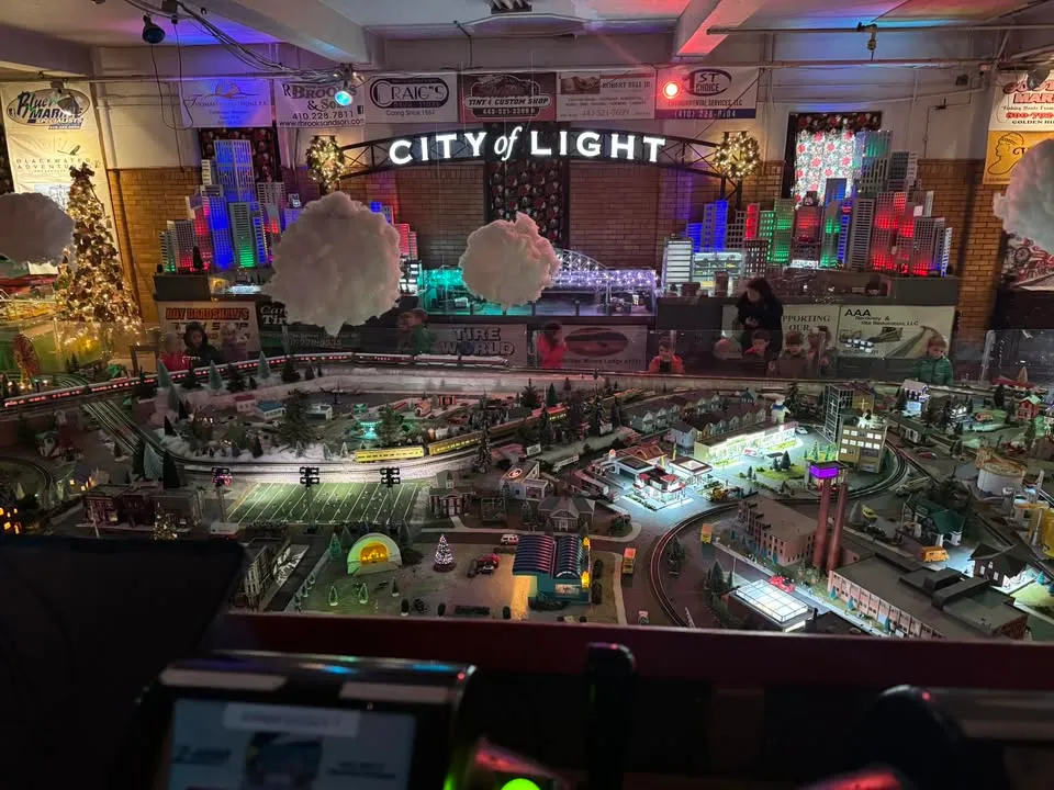 Cambridge Ice & Oyster Fest with the Train Garden!